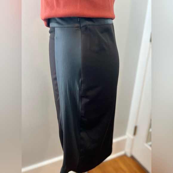 Women’s Skirt by Swoon.  Size large color Black - Picture 2 of 6